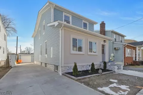 18 Pine St, Lodi, NJ 07644