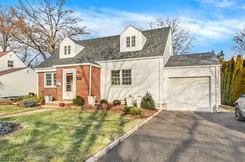 15-11 Radburn Rd, Fair Lawn, NJ 07410