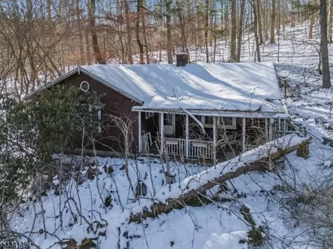 87 Cherryville Hollow Rd, Flemington, NJ 08822