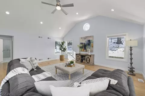 1 Eliot Pl, Millburn Twp, NJ 07078