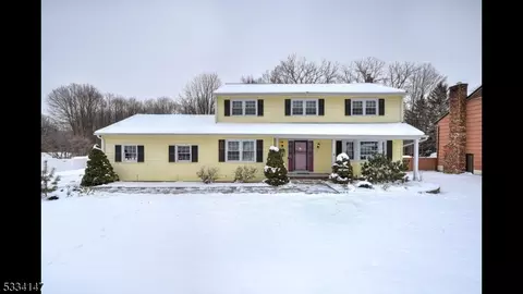 51 S Hillside Ave, Roxbury Twp, NJ 07876