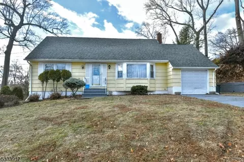 372 Hickory St, Township Of Washington, NJ 07676
