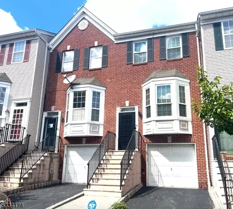 96 Cossio Dr, Newark, NJ 07103