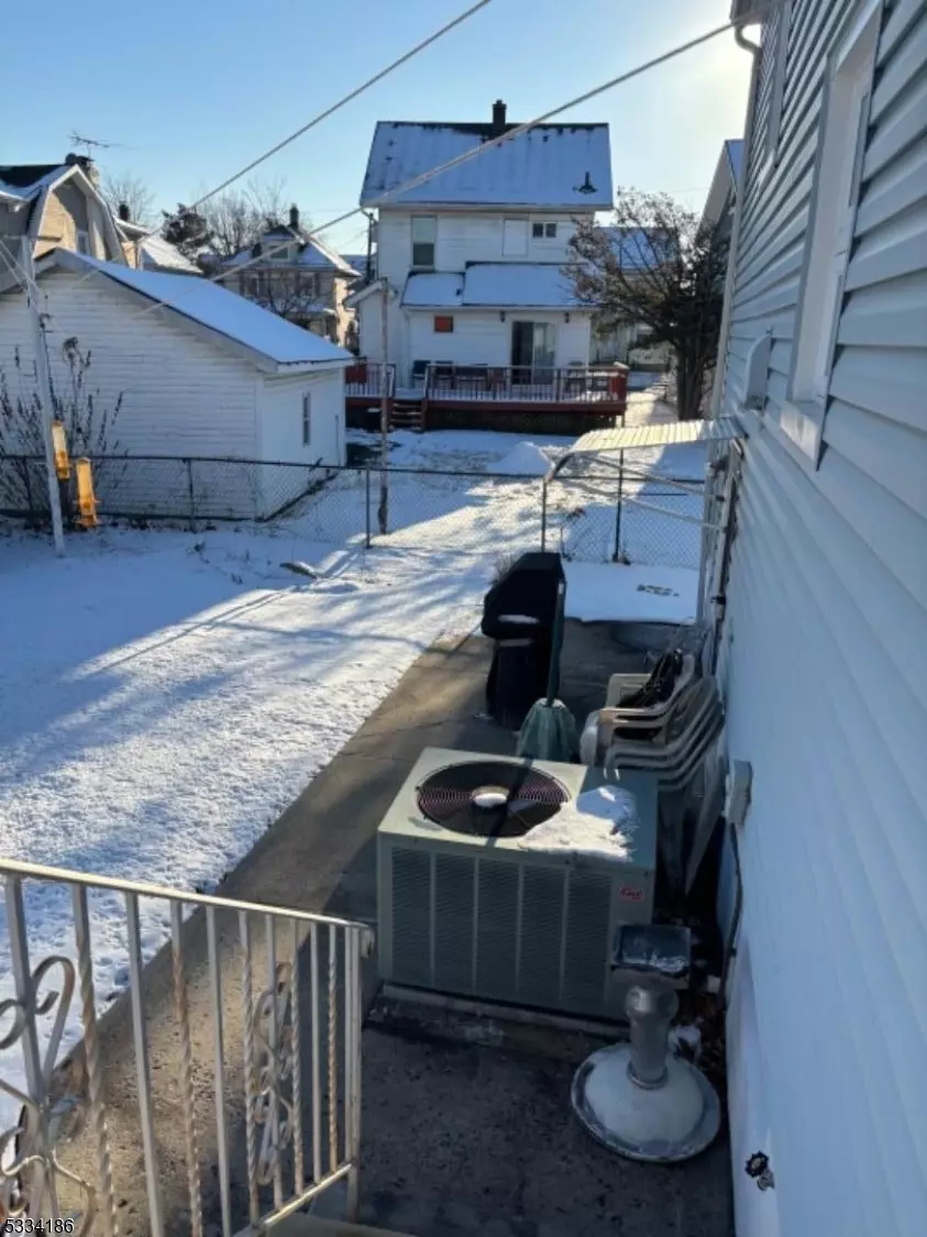 391 Springfield Rd, Union, NJ 07083 | MLS# 3942616 | 3 Photos - Movoto