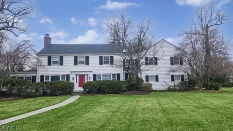 2 W Beechcroft Rd, Millburn Twp, NJ 07078