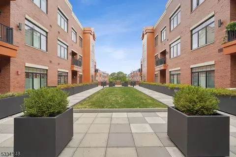 33 Green Village Rd 4406 #4406, Madison, NJ 07940