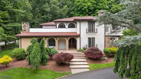 32 Apache Rd, Wayne, NJ 07470