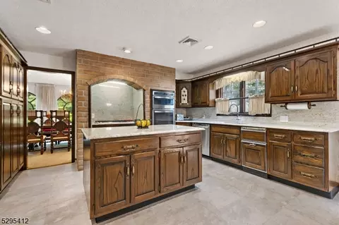 32 Apache Rd, Wayne, NJ 07470 photo 8