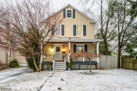 1813 W 7th St, Piscataway, NJ 08854