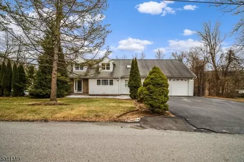 21 Circle Dr, Parsippany-troy Hills Twp, NJ 07054