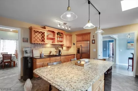21 Circle Dr, Parsippany-troy Hills Twp, NJ 07054 photo 5