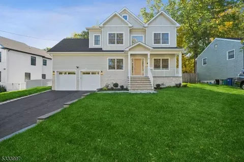 8 Riker Hill Rd, Livingston, NJ 07039