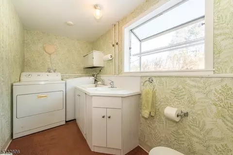 18 Oak Ln, Wayne, NJ 07470 photo 24