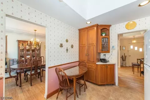 18 Oak Ln, Wayne, NJ 07470 photo 12