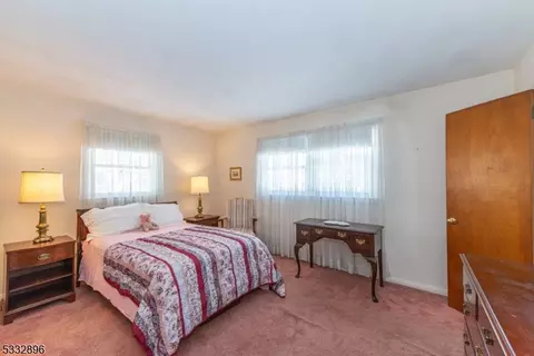 18 Oak Ln, Wayne, NJ 07470 photo 15