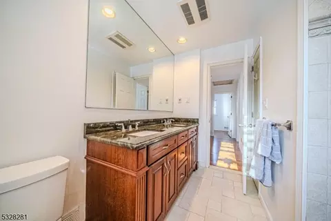 22 Beechtree Rd, West Caldwell, NJ 07006 photo 27