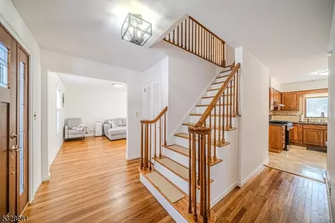 22 Beechtree Rd, West Caldwell, NJ 07006 photo 17