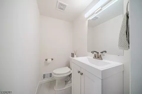 22 Beechtree Rd, West Caldwell, NJ 07006 photo 11