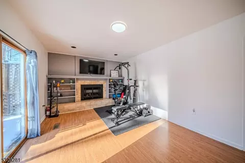 22 Beechtree Rd, West Caldwell, NJ 07006 photo 14