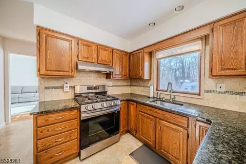 22 Beechtree Rd, West Caldwell, NJ 07006 photo 5