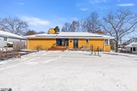 69 Robbins Ave, Franklin Twp, NJ 08873