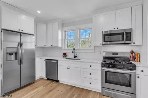 73 Mine St, Flemington, NJ 08822 photo 9