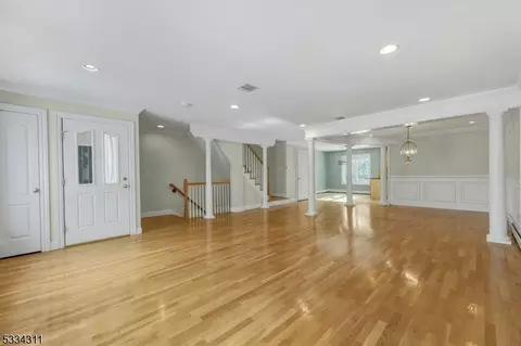 6 Skymark Ct, Upper Saddle River, NJ 07458 photo 7