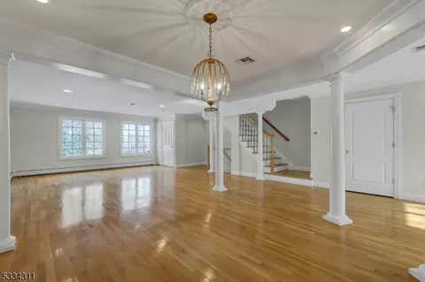 6 Skymark Ct, Upper Saddle River, NJ 07458 photo 11