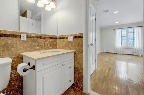 6 Skymark Ct, Upper Saddle River, NJ 07458 photo 29