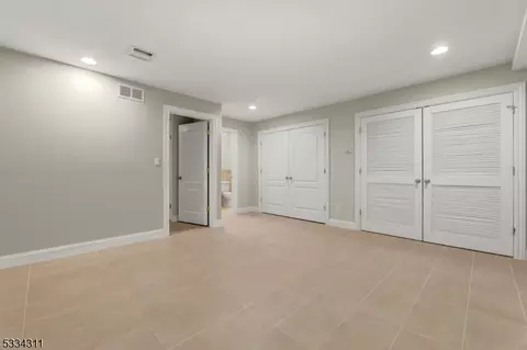 6 Skymark Ct, Upper Saddle River, NJ 07458 photo 40