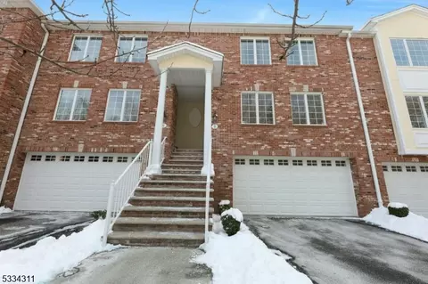 6 Skymark Ct, Upper Saddle River, NJ 07458 photo 2