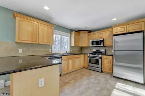 6 Skymark Ct, Upper Saddle River, NJ 07458 photo 13
