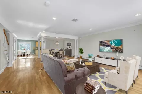 6 Skymark Ct, Upper Saddle River, NJ 07458 photo 3