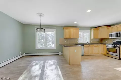 6 Skymark Ct, Upper Saddle River, NJ 07458 photo 12