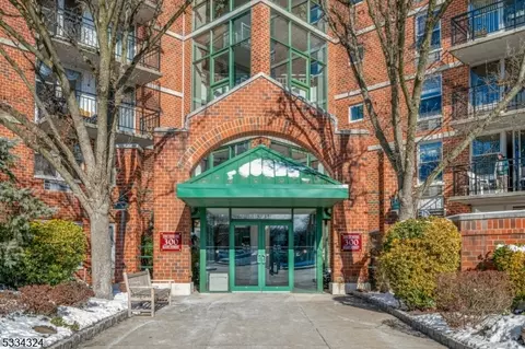 300 Main St #605, Little Falls, NJ 07424