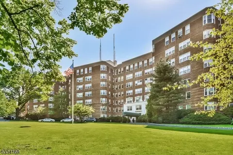 10 Crestmont Rd UNIT G6, Montclair, NJ 07042