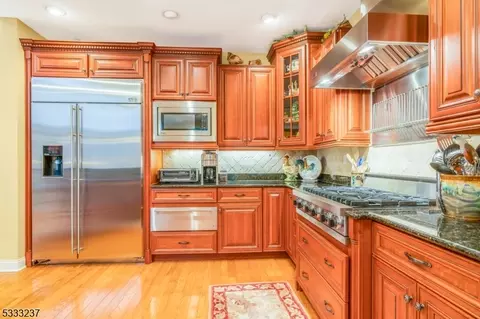 6 Phyllis Ct, Warren, NJ 07059 photo 6