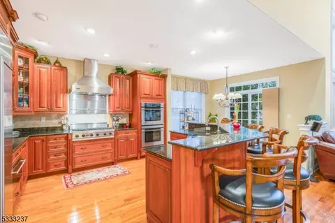 6 Phyllis Ct, Warren, NJ 07059 photo 8