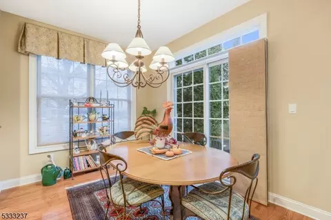 6 Phyllis Ct, Warren, NJ 07059 photo 9