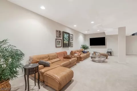 6 Phyllis Ct, Warren, NJ 07059 photo 21