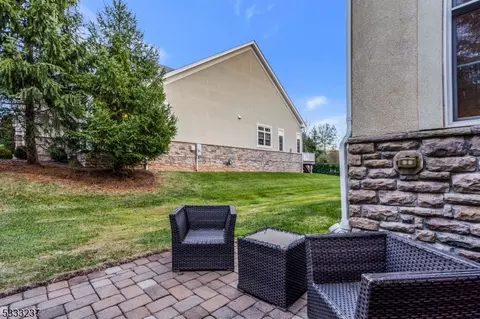 6 Phyllis Ct, Warren, NJ 07059 photo 10