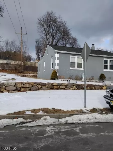 31 Monroe Ave, Dover, NJ 07801 photo 2