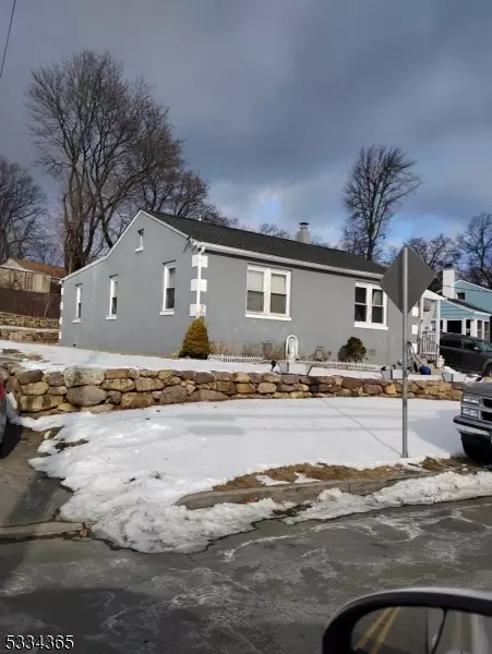 31 Monroe Ave, Dover, NJ 07801