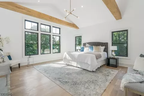 16 Elsway Rd, Millburn Twp, NJ 07078
