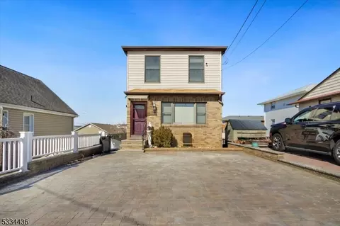 7 Franklin Pl, East Rutherford, NJ 07073