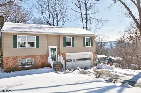 23 Up A Way Dr, Sussex, NJ 07461