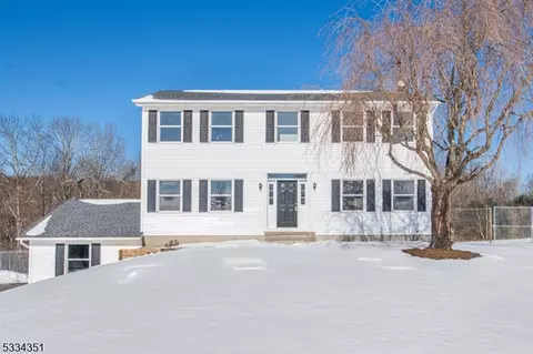 914 Fairview Lake Ln, Newton, NJ 07860
