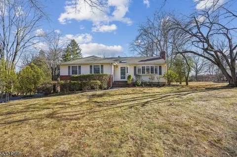 4 Wyndwood Rd, Morris Plains, NJ 07950
