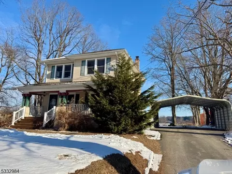 886 Brass Castle Rd, Belvidere, NJ 07823