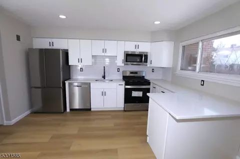 898 Merritt Dr #B, Hillsborough, NJ 08844